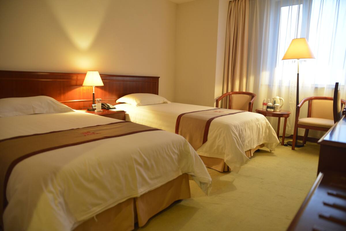 standard twin room | desk, blackout curtains, rollaway beds, free wifi