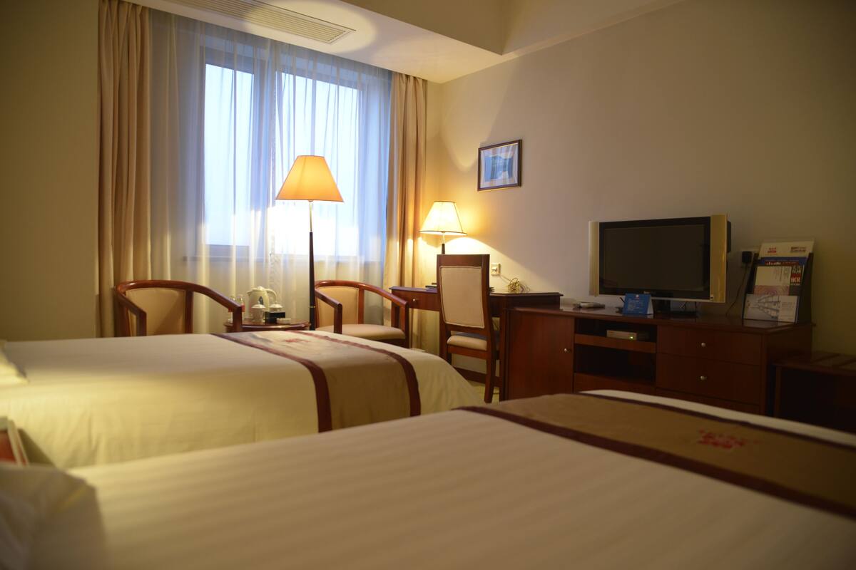 Standard Twin Room | Desk, blackout drapes, rollaway beds (surcharge), WiFi (free)