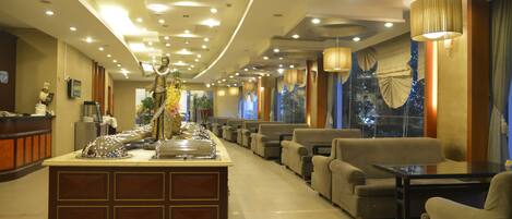 Daily buffet breakfast for a fee