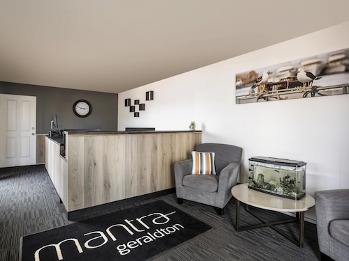 Mantra Geraldton