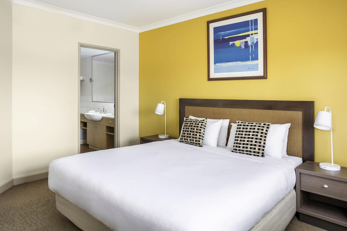 Room, 3 Bedrooms