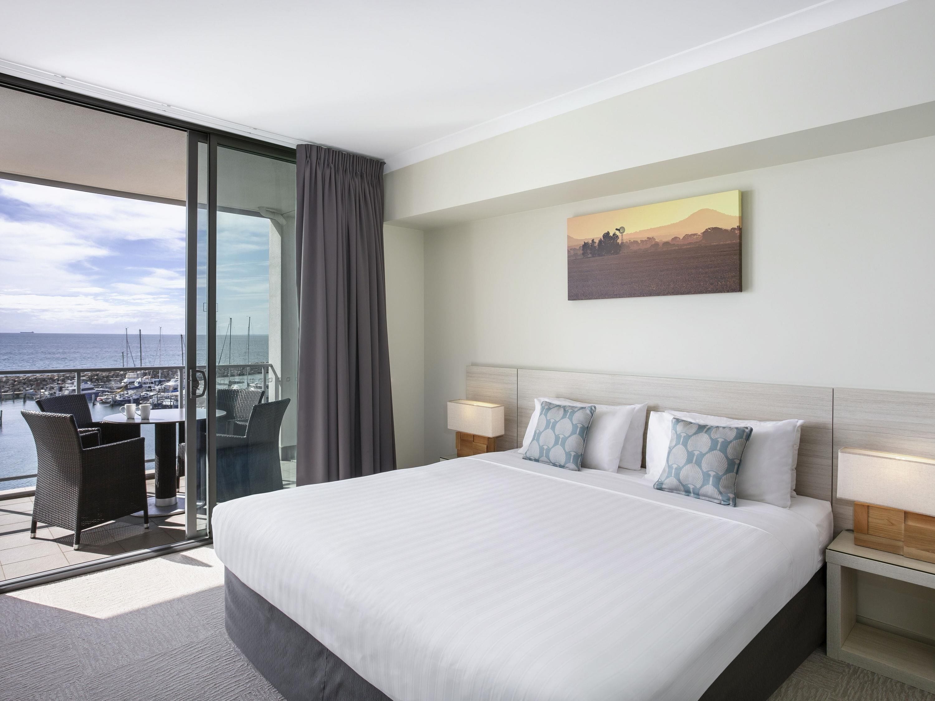 Superior Apartment, 2 Bedrooms, Harbour View | Minibar, in-room safe, desk, laptop workspace