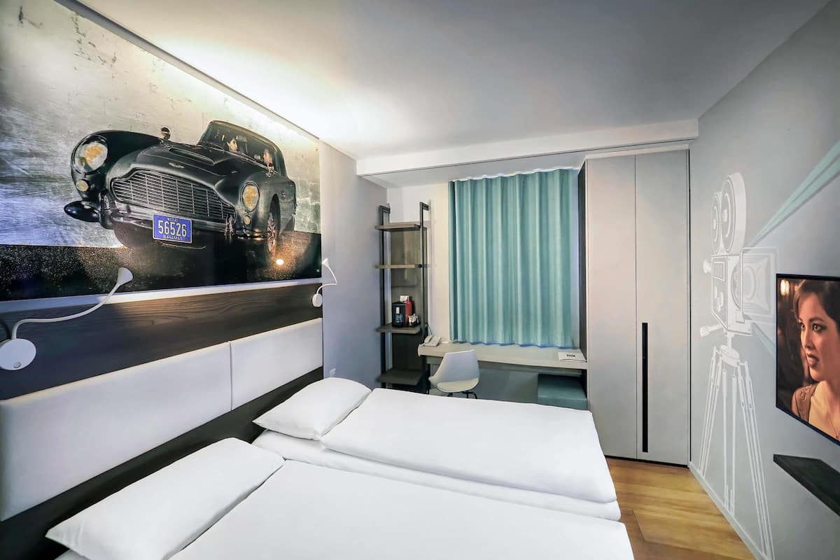 Superior Room, 2 Twin Beds | 1 bedroom, minibar, in-room safe, individually decorated