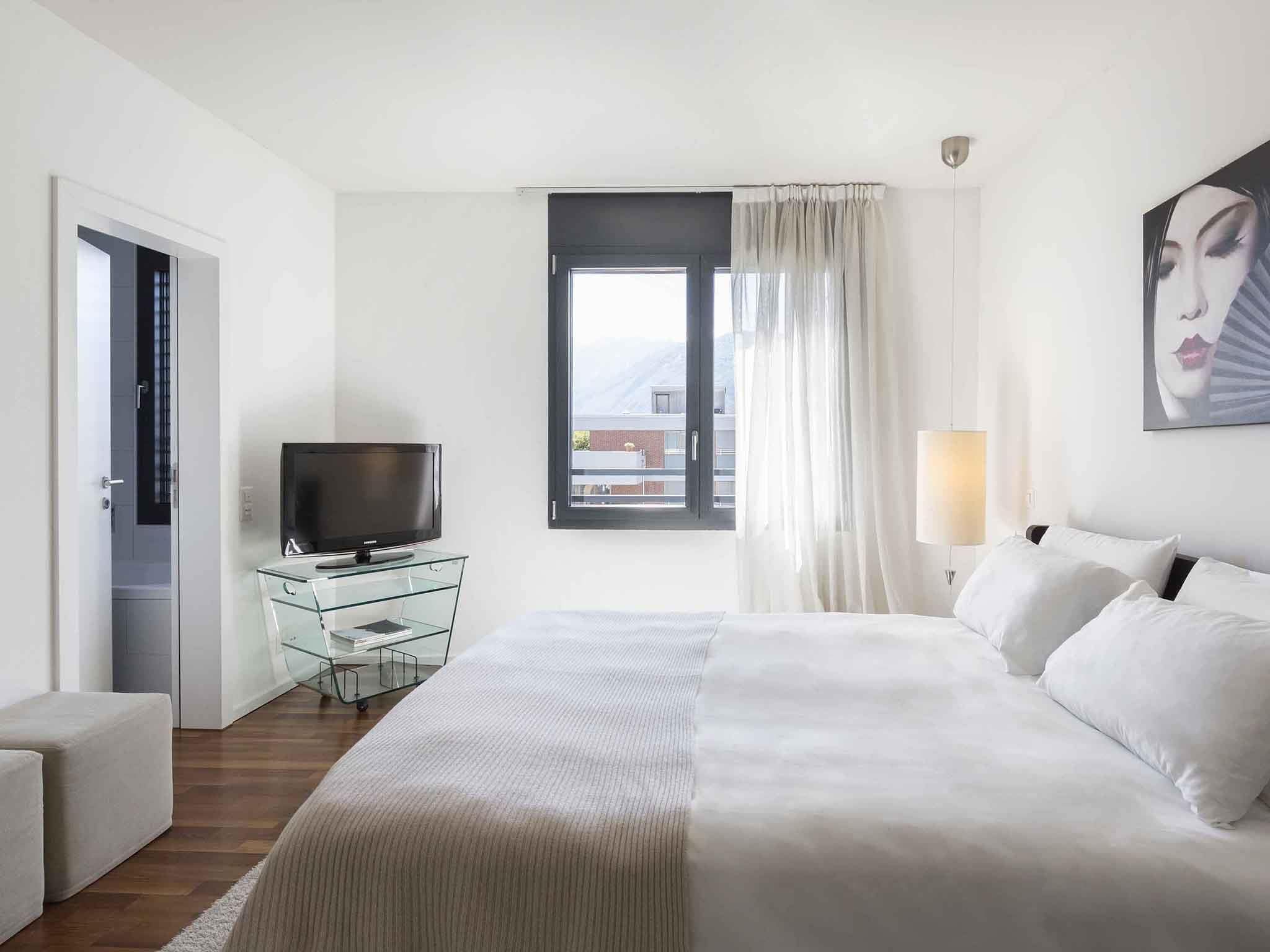 Penthouse Suite with Sauna (pets not allowed) | Minibar, Zimmersafe, individuell dekoriert, individuell eingerichtet