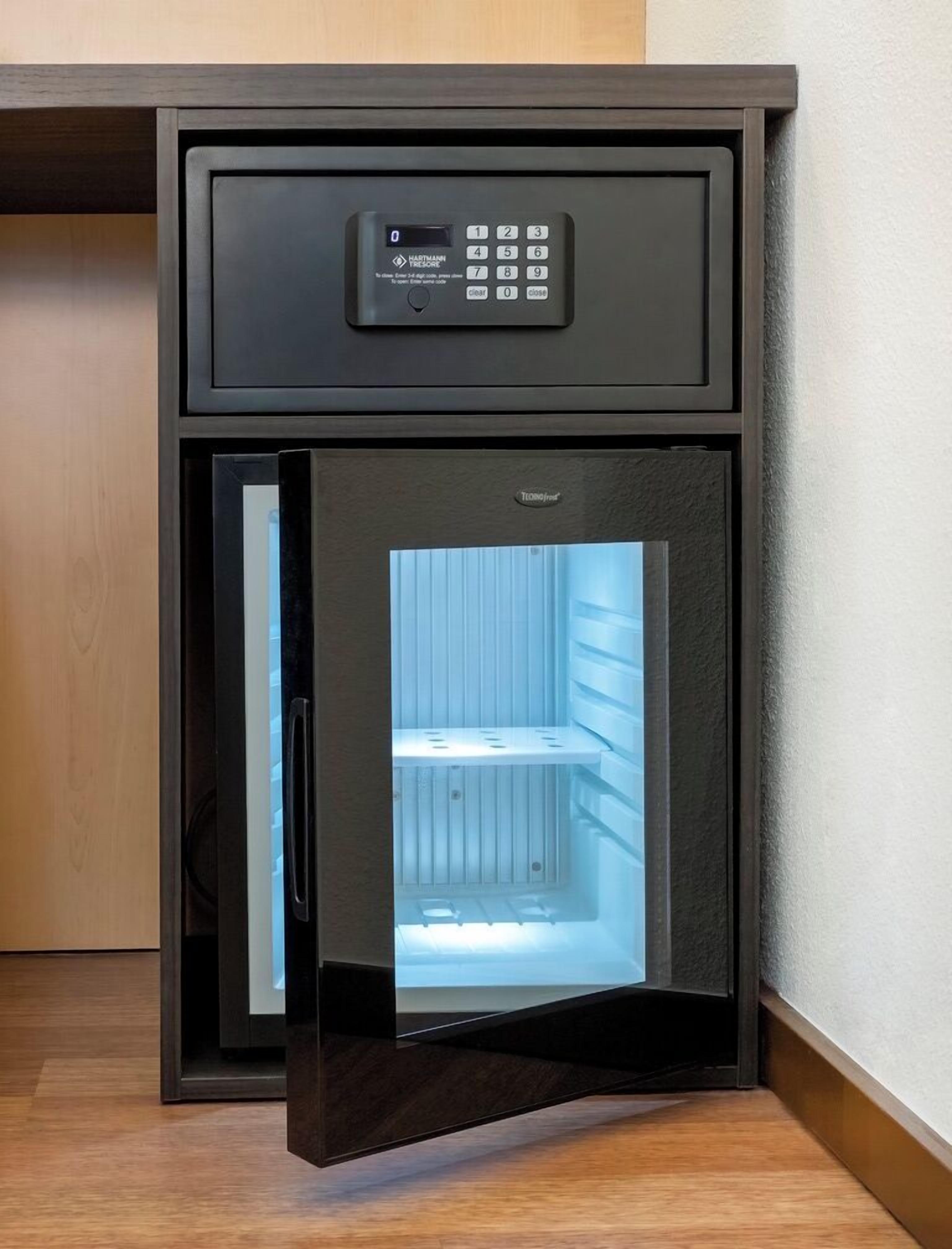 superior room, 1 double bed | 1 bedroom, minibar, in-room safe, individually decorated