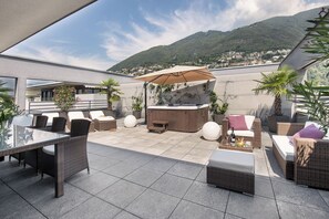 Penthouse Suite with Sauna (pets not allowed) | 1 slaapkamer, een minibar, een kluis op de kamer