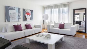 Penthouse Suite with Sauna (pets not allowed) | Minibar, in-room safe, individually decorated, individually furnished