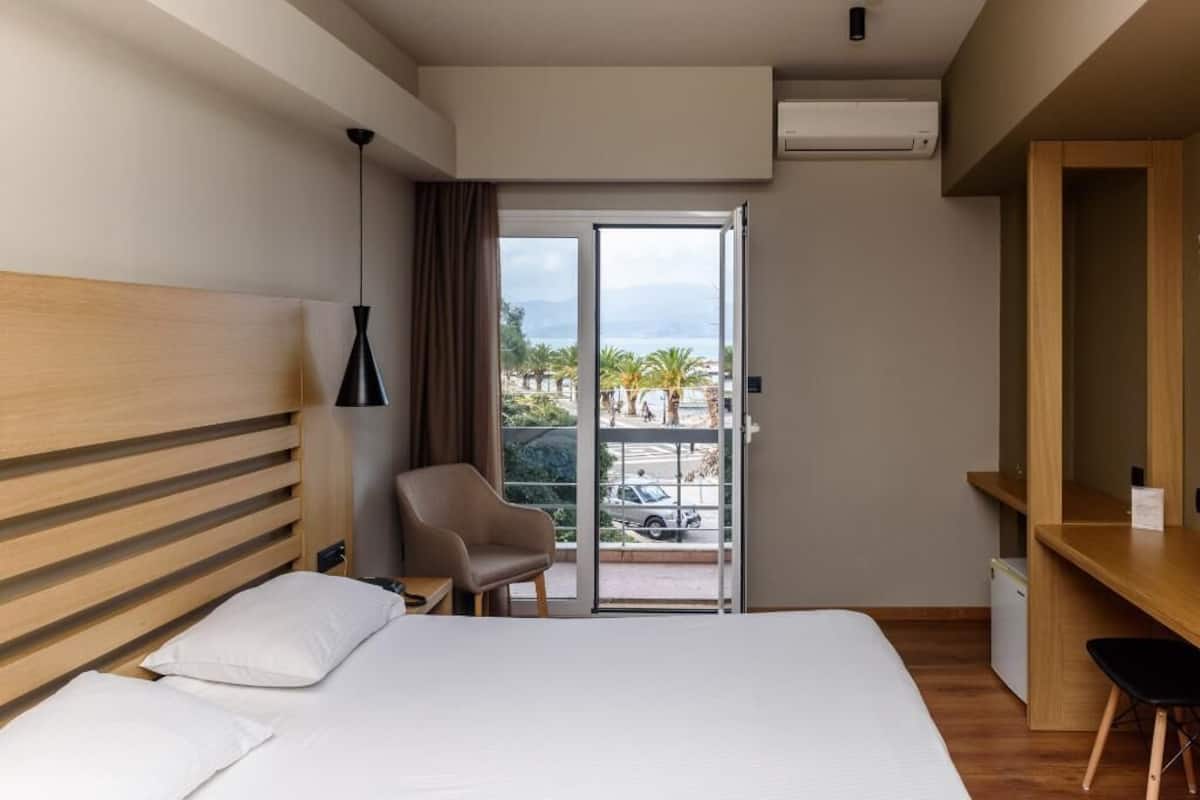 In-room safe, WiFi (free), bed sheets