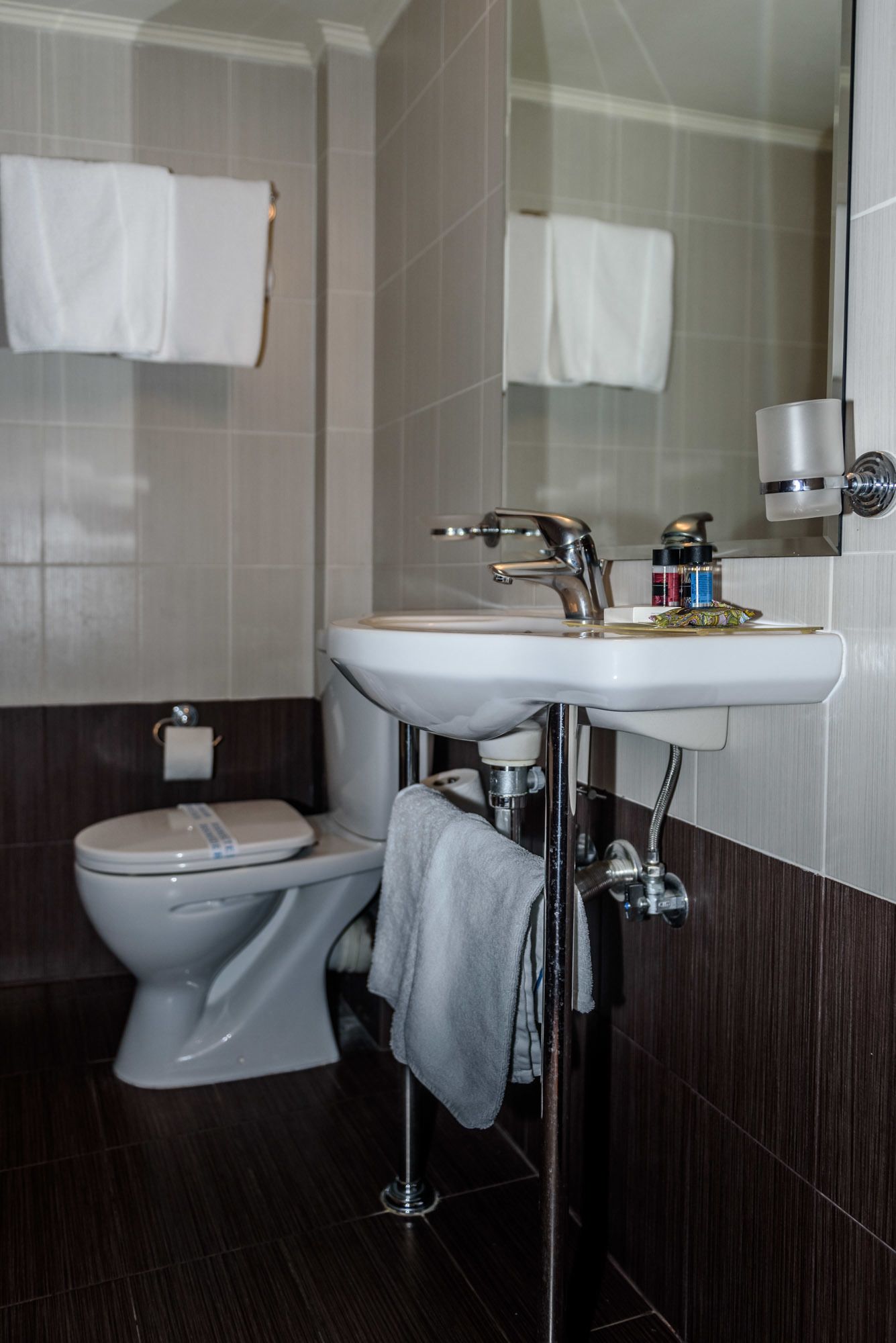 economy double or twin room (no balcony) | in-room safe, free wifi, bed sheets