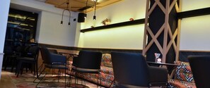 Lobby sitting area - Adonis City Hotel (Patras)