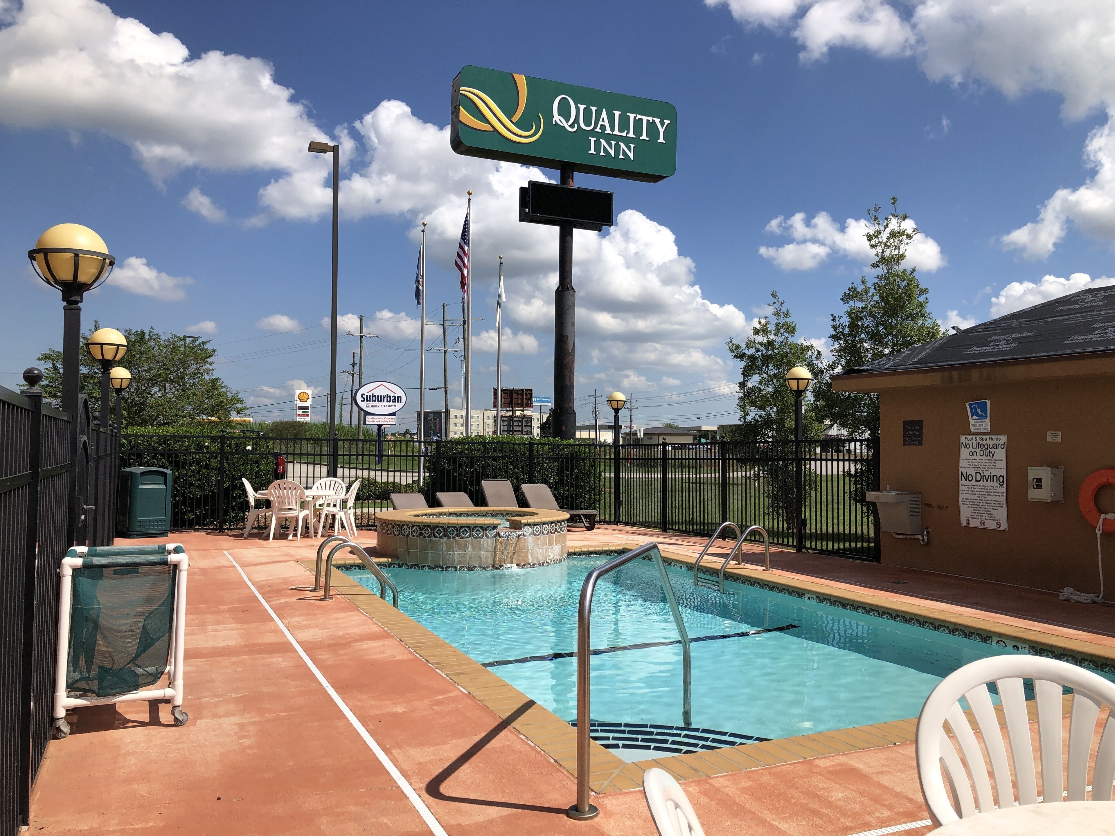 outdoor pool, open 8:00 am to 9:00 pm, pool loungers
