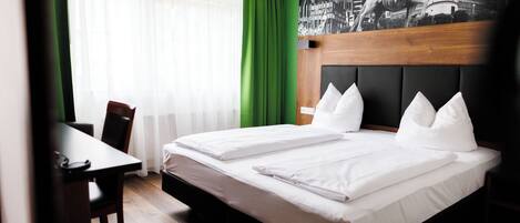 Deluxe Double Room | Hypo-allergenic bedding, in-room safe, desk, free WiFi