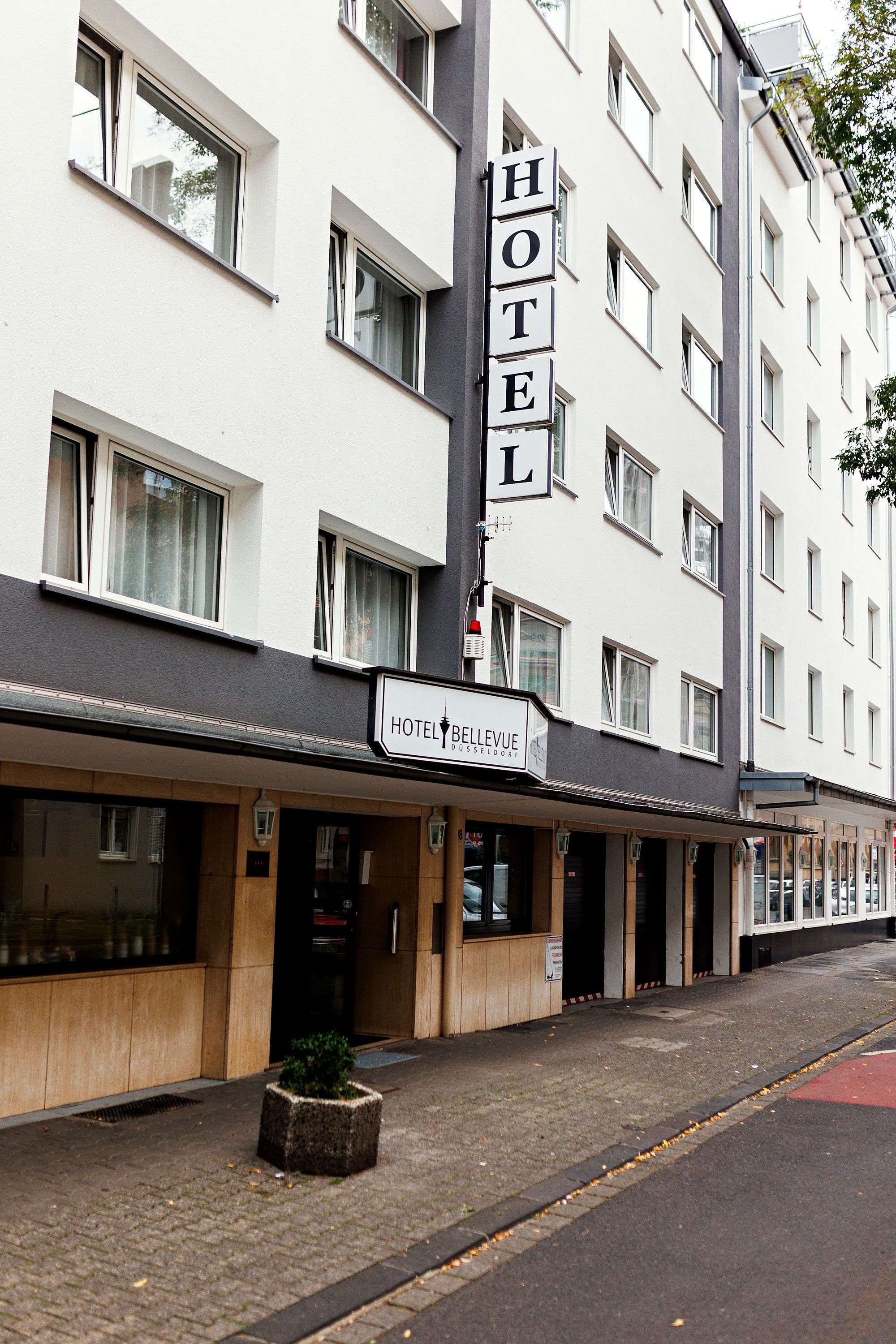 Photo - Bellevue Hotel