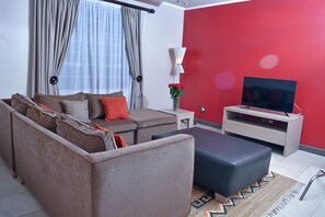 Deluxe Room | Living area