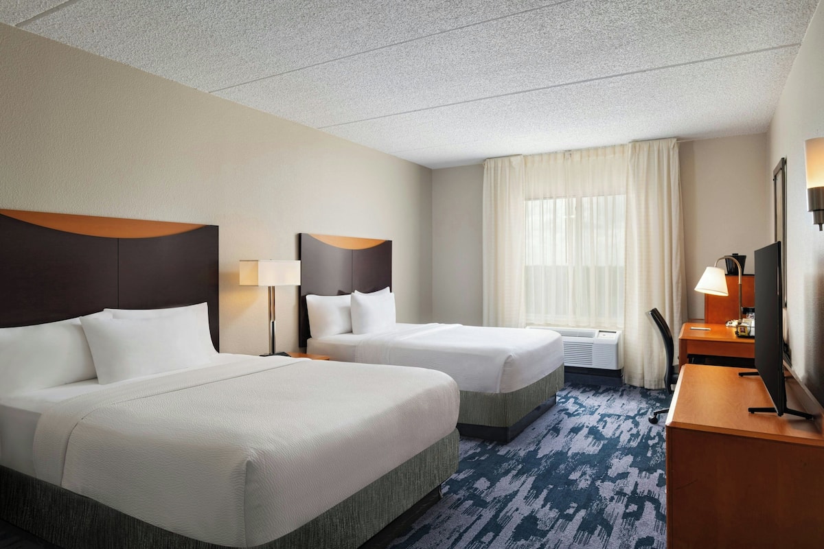 Room, 2 Queen Beds | Hypo-allergenic bedding, in-room safe, desk, iron/ironing board