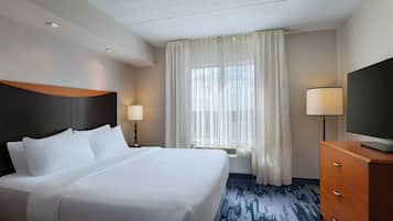 Room, 1 King Bed | Hypo-allergenic bedding, in-room safe, desk, iron/ironing board