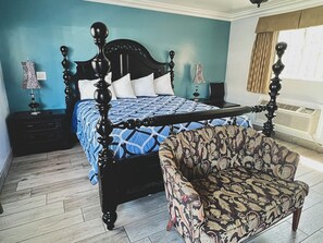 Deluxe Suite, Kitchen | Individually decorated, individually furnished, desk, blackout curtains - Viking Motel (Ventura)