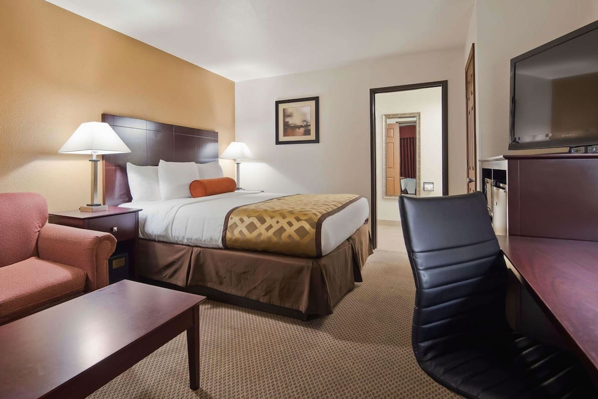 Premium bedding, down comforters, pillowtop beds, in-room safe