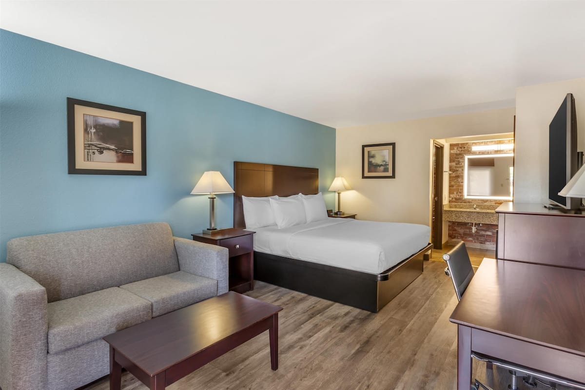1 bedroom, premium bedding, down duvets, pillow-top beds