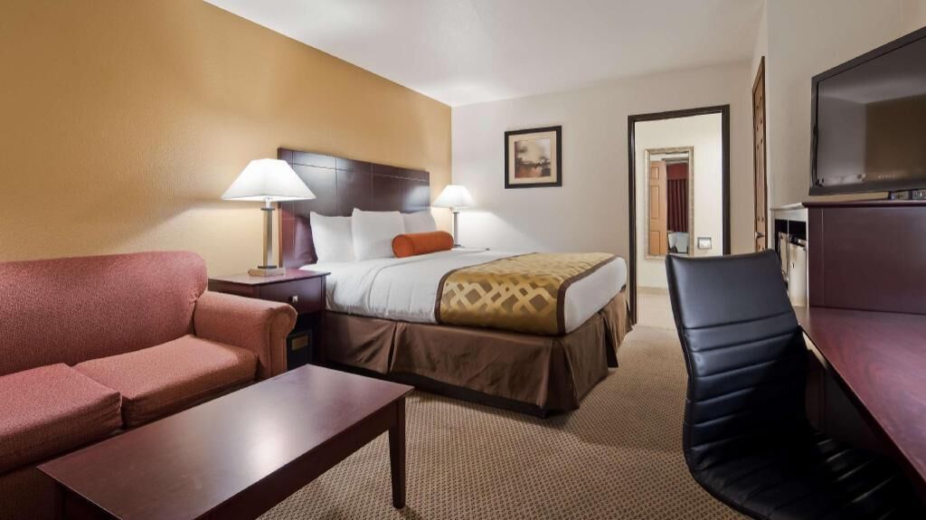 Premium bedding, down duvets, pillow-top beds, in-room safe