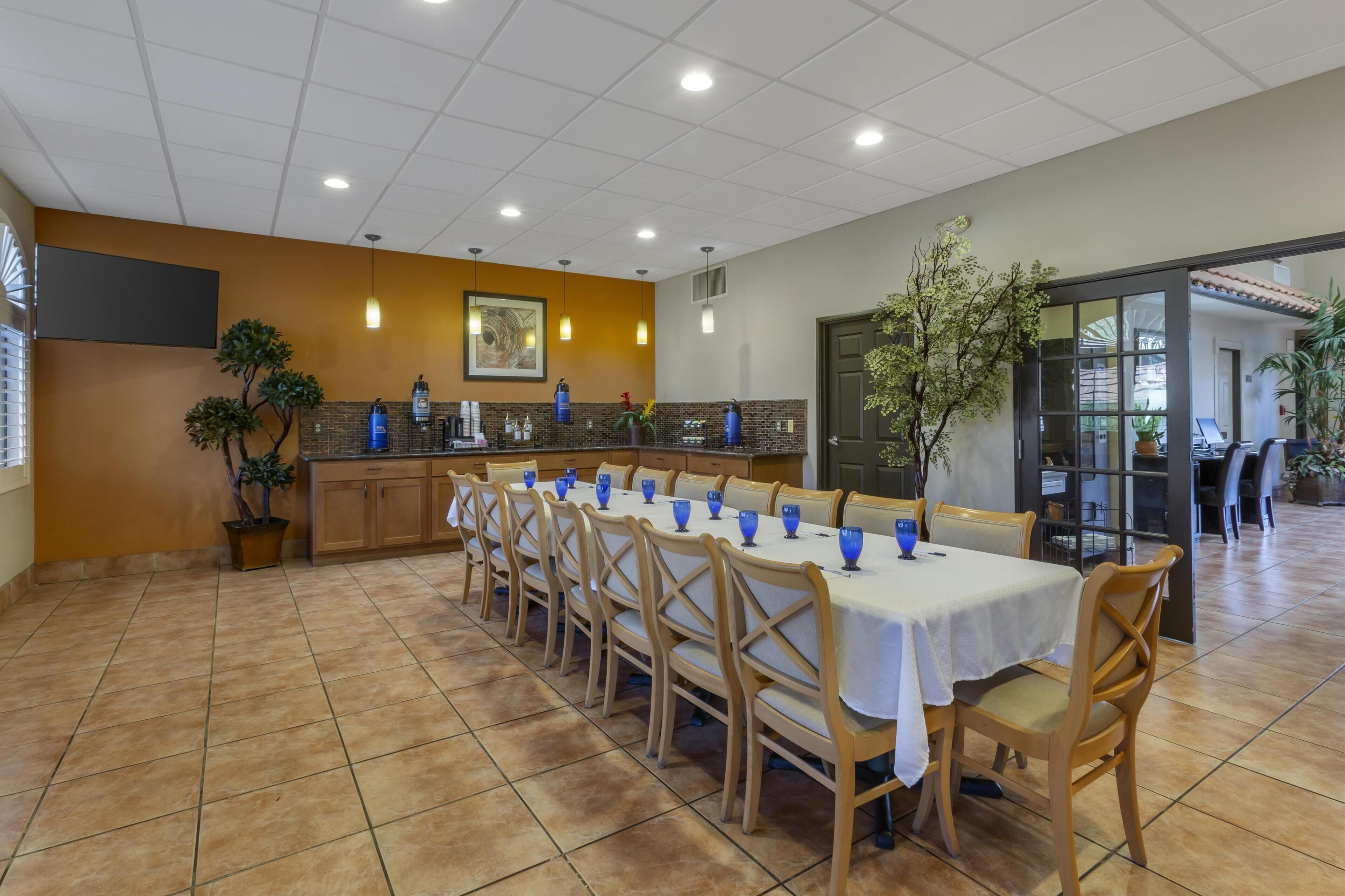 free buffet breakfast