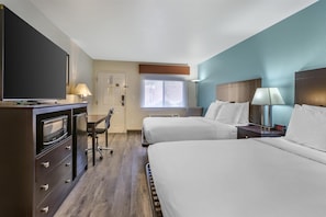 Habitación estándar, 2 camas Queen size, para no fumadores, refrigerador y microondas | Ropa de cama de alta calidad, edredón y camas con pillow-top