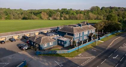 Honest Lawyer Hotel