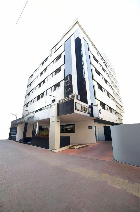 Exterior - Best Western Yuvraj (Surat)