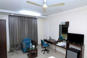 Minibar, Zimmersafe, schallisolierte Zimmer, Bügeleisen/Bügelbrett