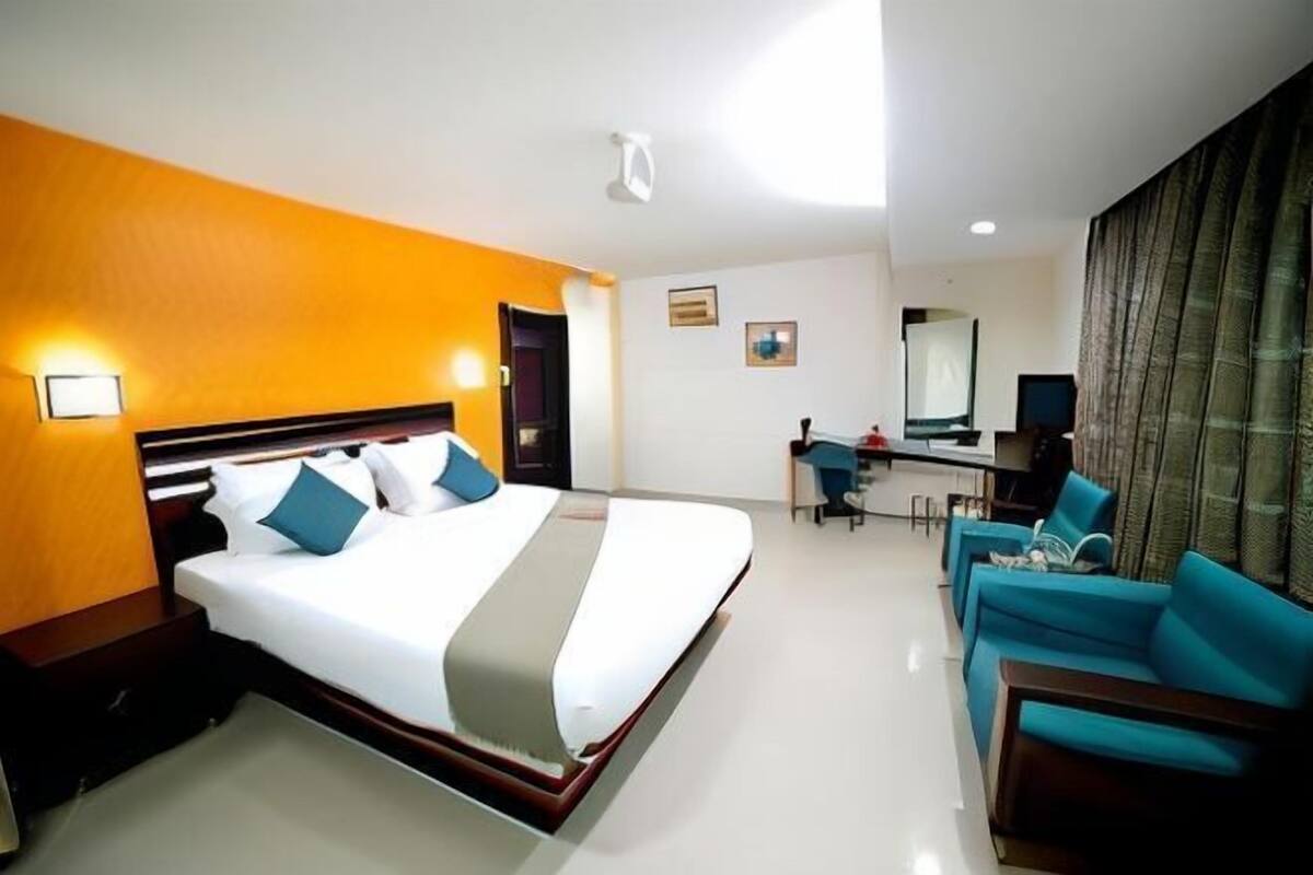 Minibar, in-room safe, soundproofing, iron/ironing board