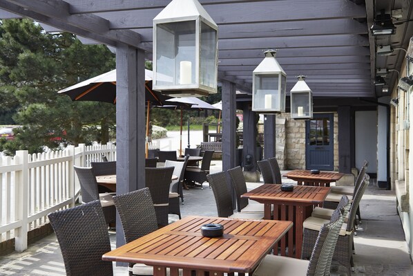 Terrace/patio - Red Lion Todwick by Greene King Inns (Sheffield)