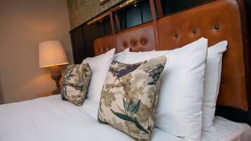 Double Room | Desk, iron/ironing board, free WiFi, bed sheets