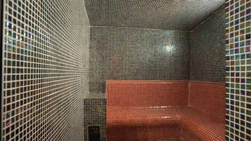 Een sauna, een Turks bad/hammam, body scrubs, 2 behandelingskamers