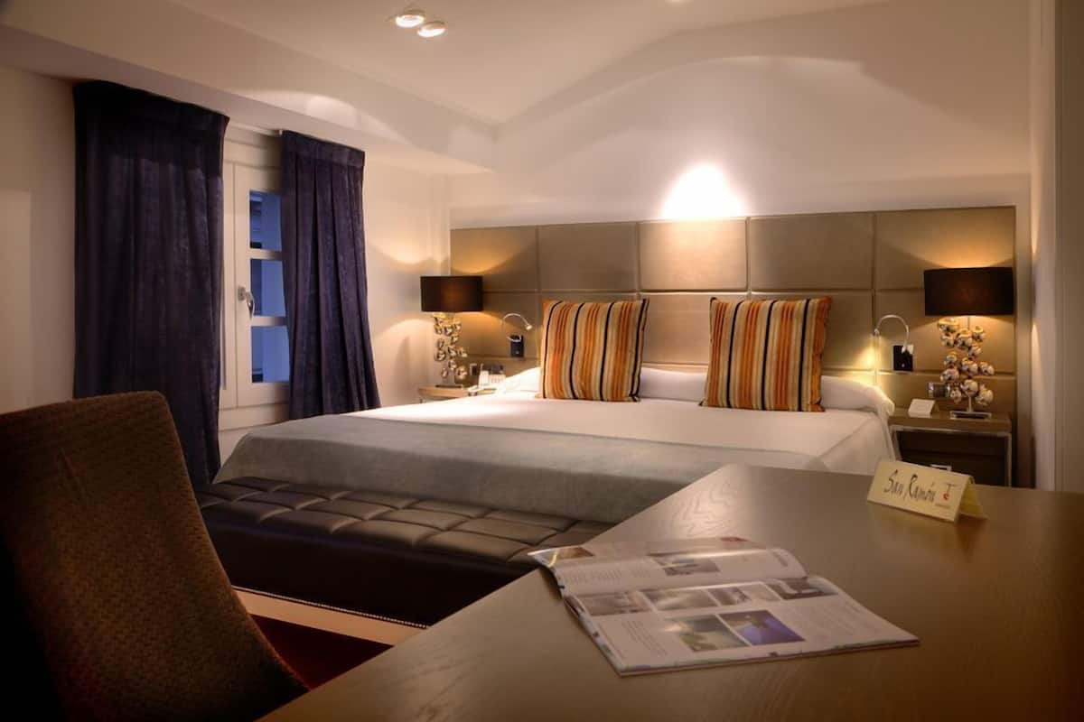 in-room business centre