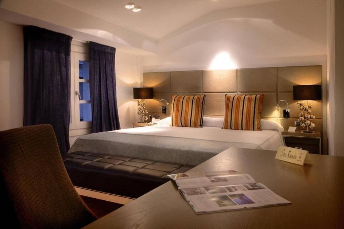 Minibar, in-room safe, desk, soundproofing