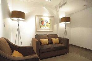 Suite – junior | Oppholdsområde | Plasma-TV