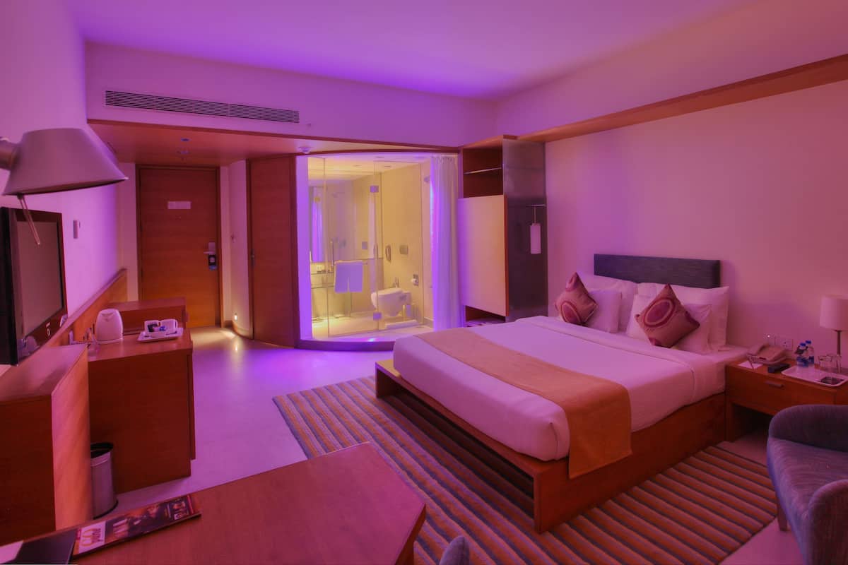 Premium bedding, minibar, in-room safe, desk