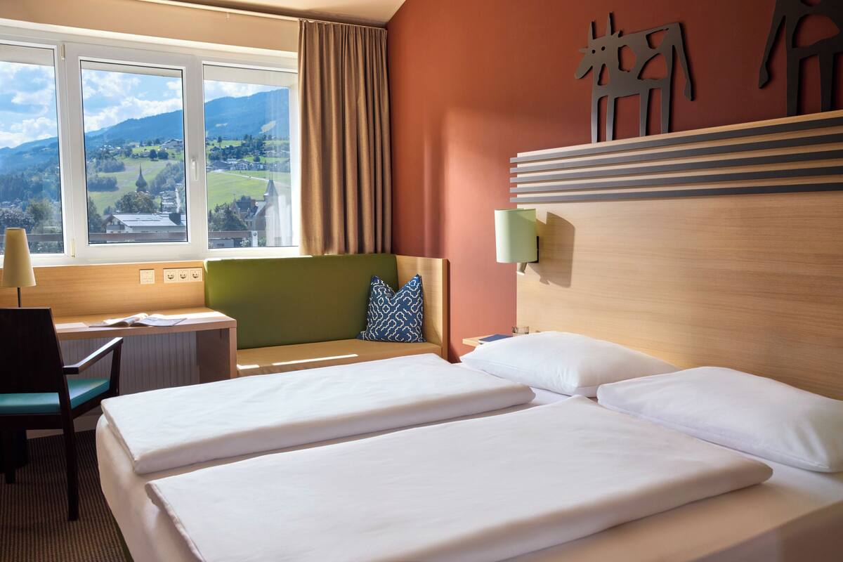 Premium bedding, in-room safe, desk, laptop workspace