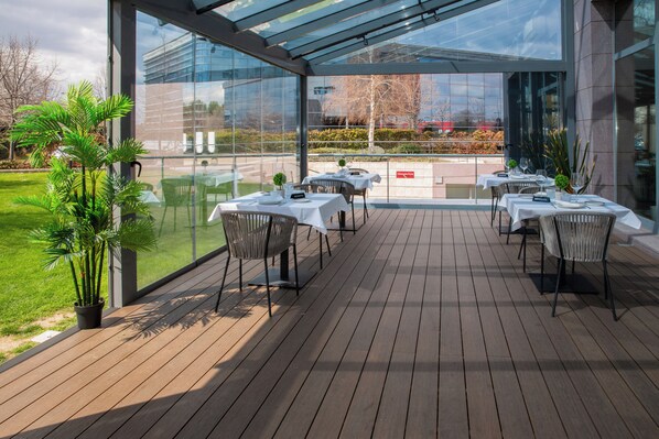 Porch - Ramada by Wyndham Madrid Getafe (Getafe)