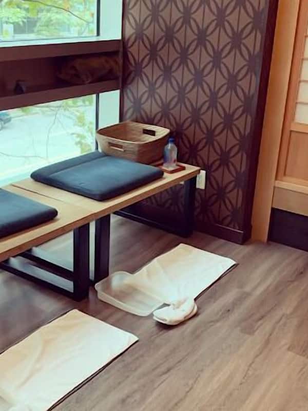 Salas de tratamiento para parejas y manicures y pedicures