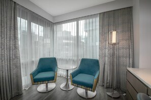 Comfort Room, 1 King Bed - Coast Coal Harbour Vancouver Hotel by APA (Vancouver)