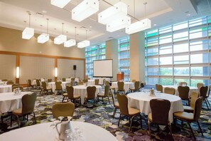 Ballroom - Coast Coal Harbour Vancouver Hotel by APA (Vancouver)