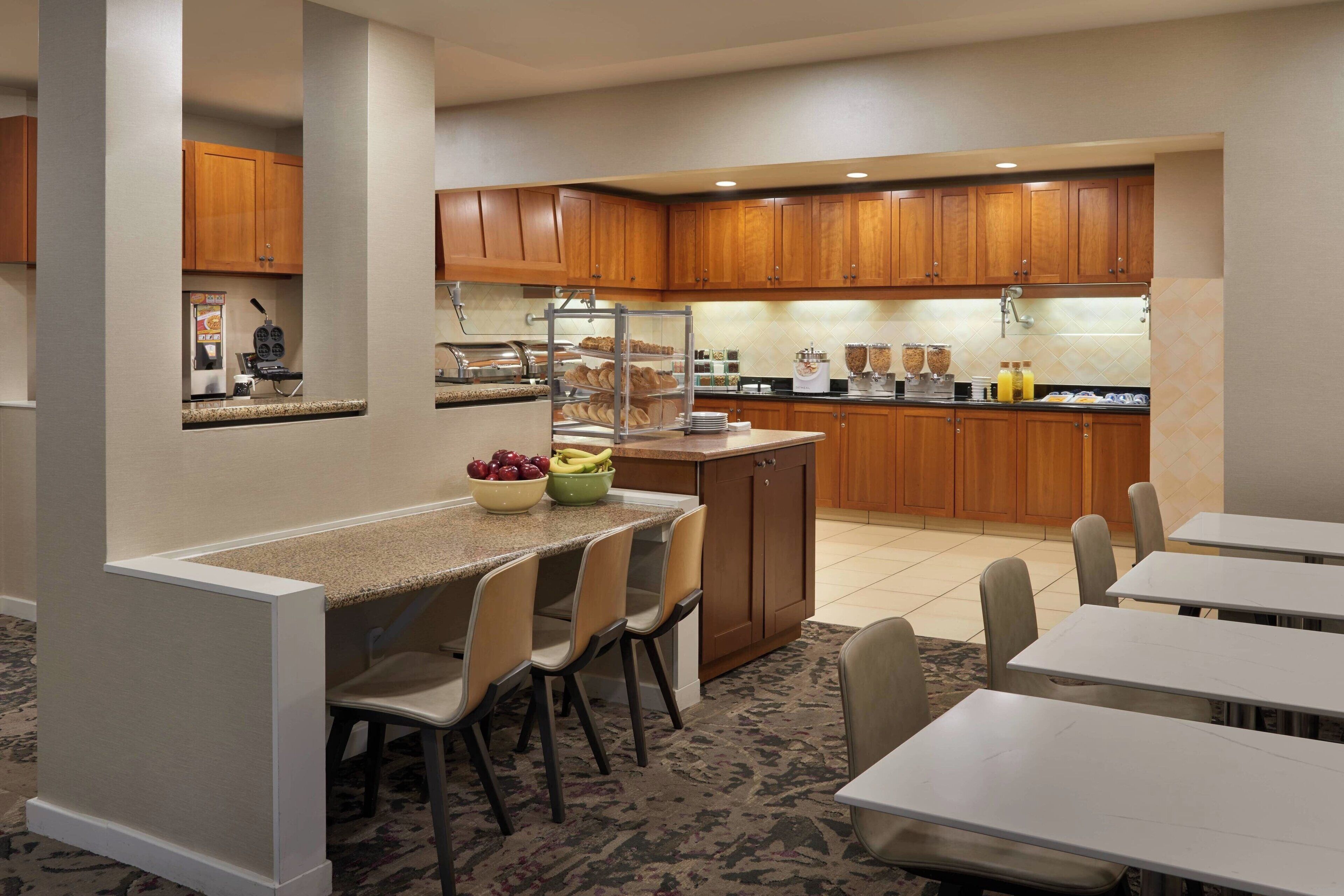 free daily continental breakfast