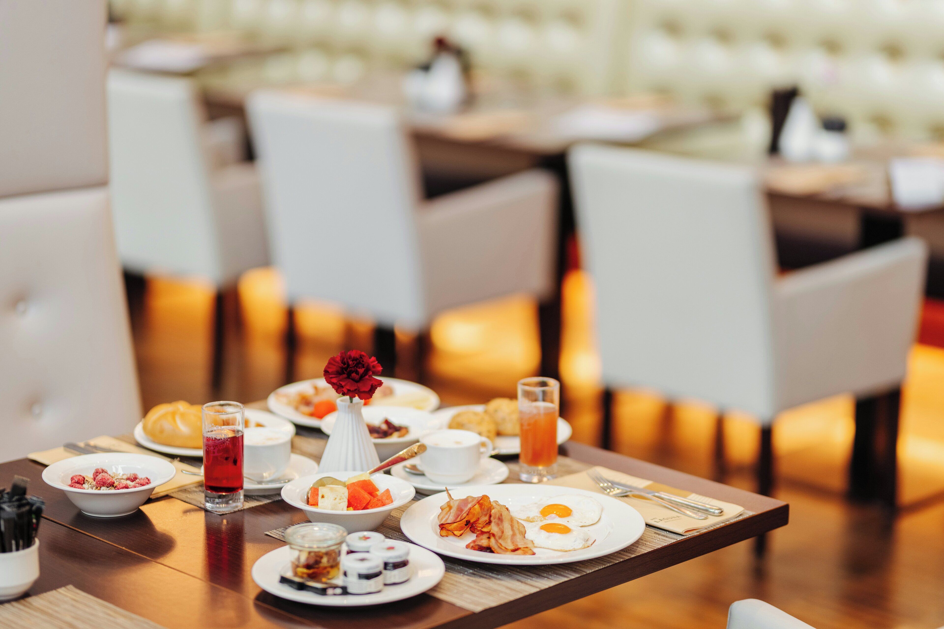 Se ofrece un desayuno bufé todos los días (por un coste adicional)