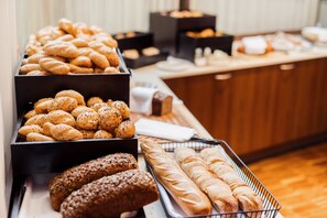 Daily buffet breakfast for a fee