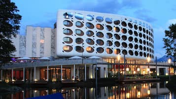 Fassade der Unterkunft – Abend/Nacht