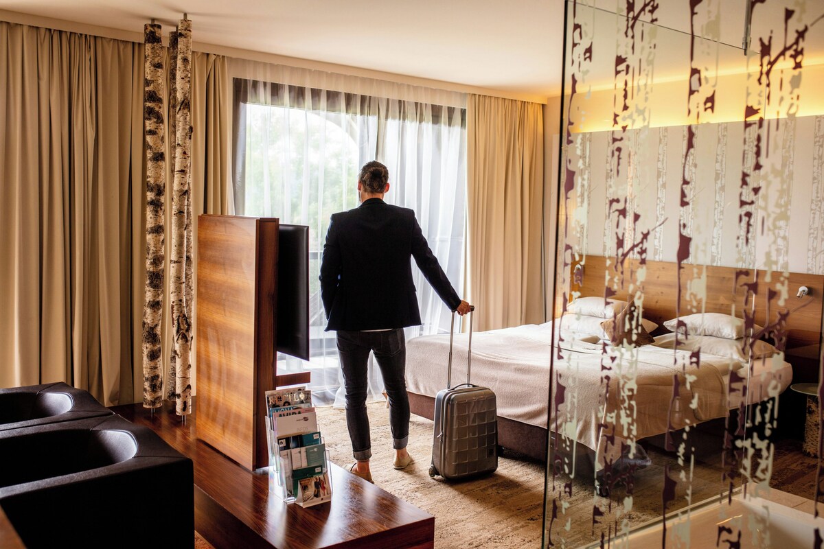 Deluxe Room | In-room safe, desk, free cots/infant beds, free WiFi