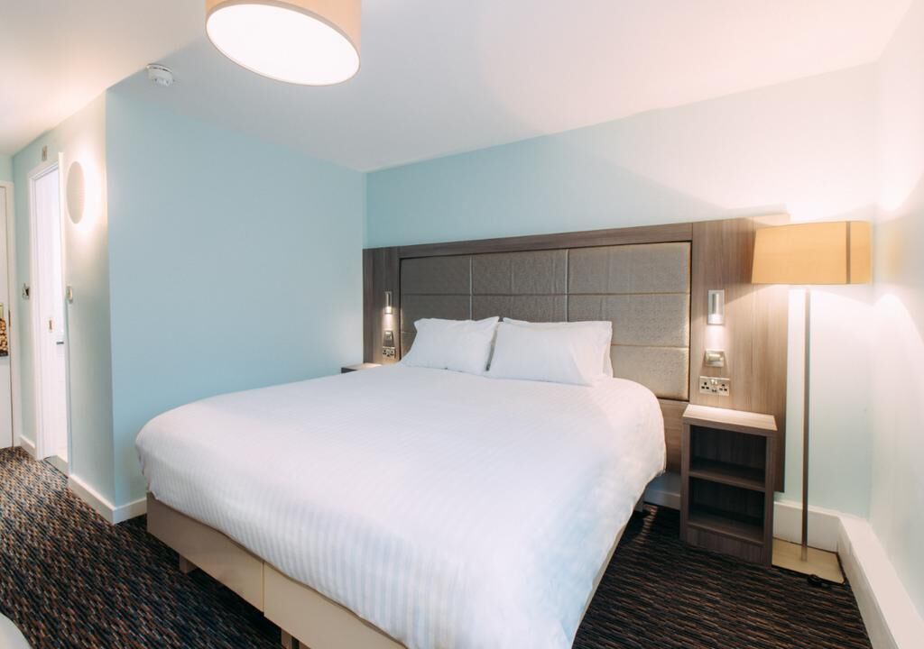 Egyptian cotton sheets, premium bedding, in-room safe, desk