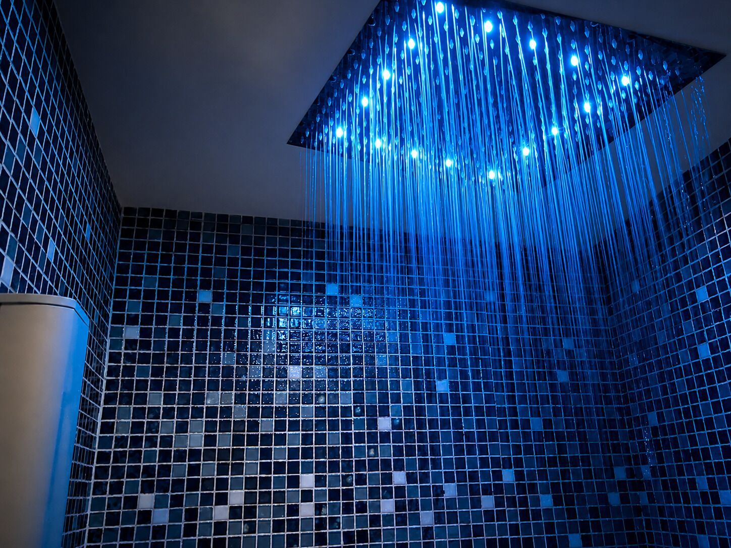 Salas de tratamientos para parejas, sauna, bañera de hidromasaje 
