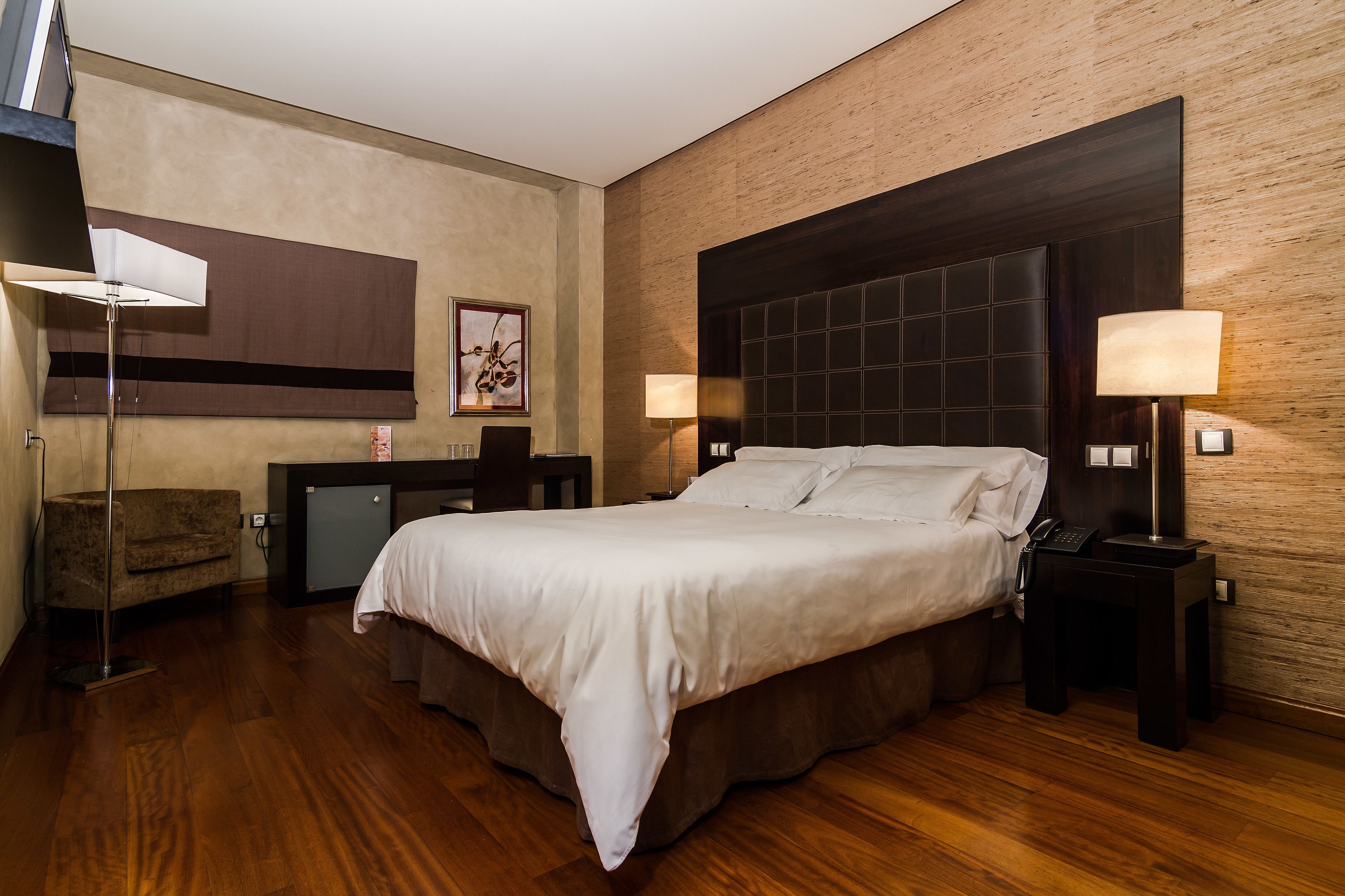 minibar, in-room safe, desk, laptop workspace